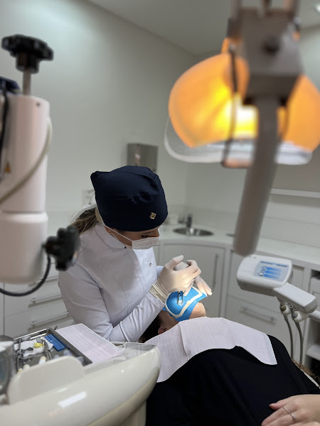 Foto 2 de Dra Larissa F. Soares Pinto - Dentista especialista em Endodontia