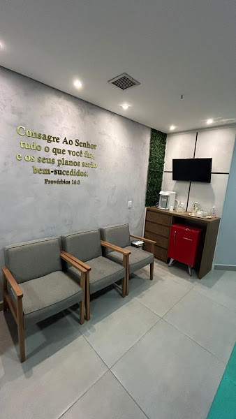 Foto 2 de Dra. Larissa Lazaro - Cirurgiã Dentista- Emergência 24 horas