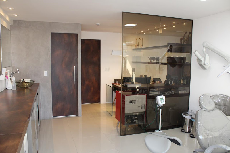 Foto 3 de Dra Larissa Lorenzini - Odontologia Restauradora