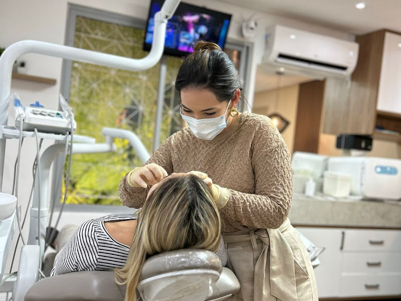 Foto 8 de Dra Larissa Lorenzini - Odontologia Restauradora