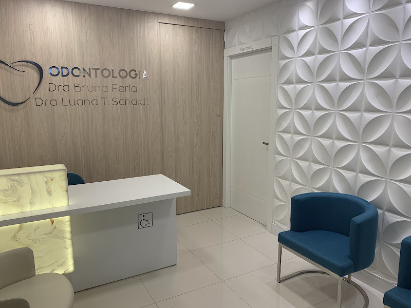 Foto 8 de Dra. Larissa Mello | Dentista em Chapecó