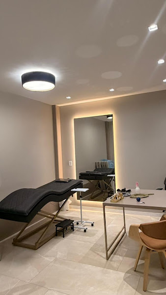 Foto de Dra. Larissa Quoos | Harmonização Facial