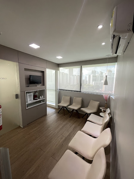 Foto 2 de Dra. Larissa Rodovalho, cirurgiã-dentista