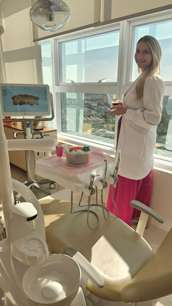 Foto 2 de Dra Larissa Rossi - Bella Risata Odontologia