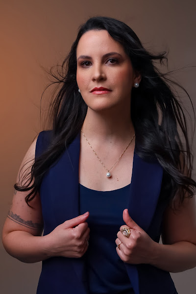 Foto 2 de Dra Larissa Tessinari - Implantes dentários| Bucomaxilofacial | Dor orofacial em Porto Alegre