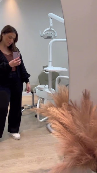 Foto 3 de Dra. Larissa Vilain | Dentista em Criciúma