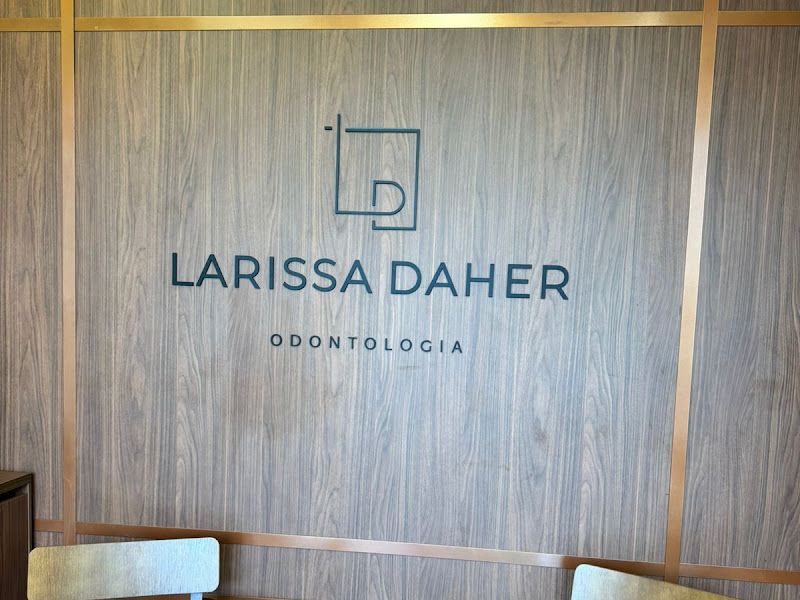 Foto 3 de Dra Larissa Ziotti - Cirurgiã Dentista