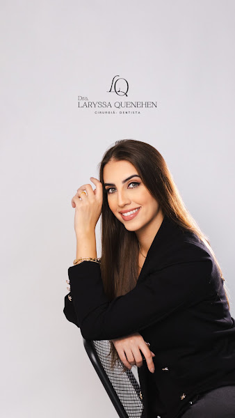 Foto 2 de Dra. Laryssa Suzi Quenehen
