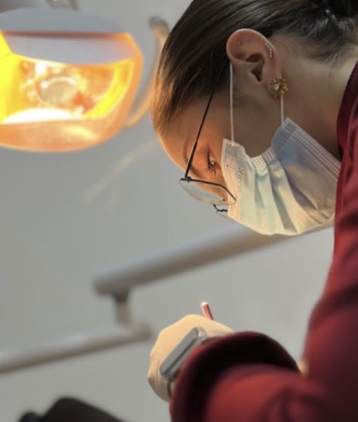 Foto 2 de Dra. Laura Caroline Amaral | Cirurgiã-Dentista