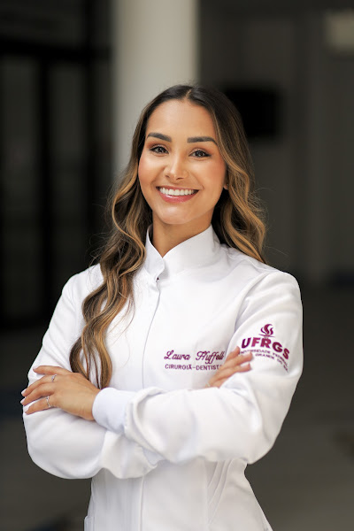 Foto 2 de Dra. Laura Huffell | Cirurgiã-dentista