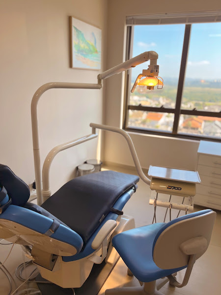 Foto 3 de Dra Laura Lepesqueur | DENTISTA | PRÓTESE E IMPLANTE | São José dos Campos - SP