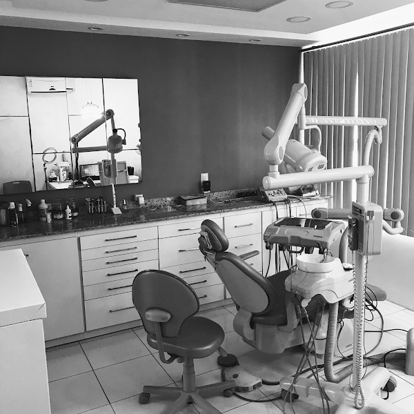 Foto 2 de Dra. Laura Pintado | Prótese dentária e Reabilitação oral