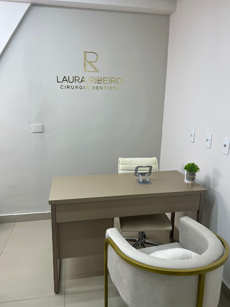 Foto 2 de Dra. Laura Ribeiro - Cirurgiã Dentista