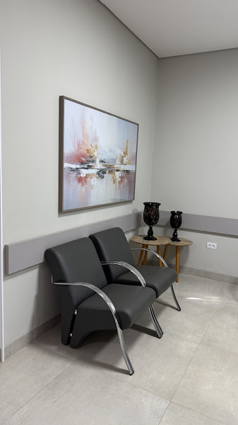 Foto 3 de Dra Laura Sakuray - Dentista Três Lagoas