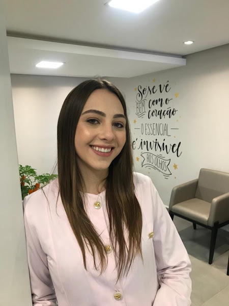 Foto 3 de Dra. Laura Schilke Moreira