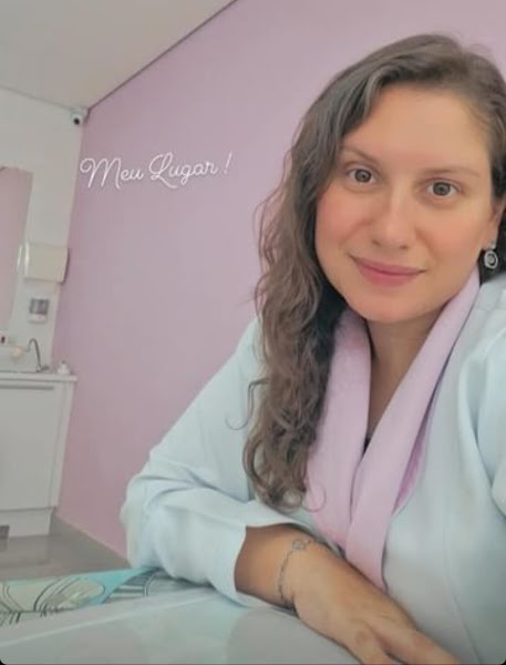 Foto 2 de Dra. Leila Paes Cirurgiã Dentista