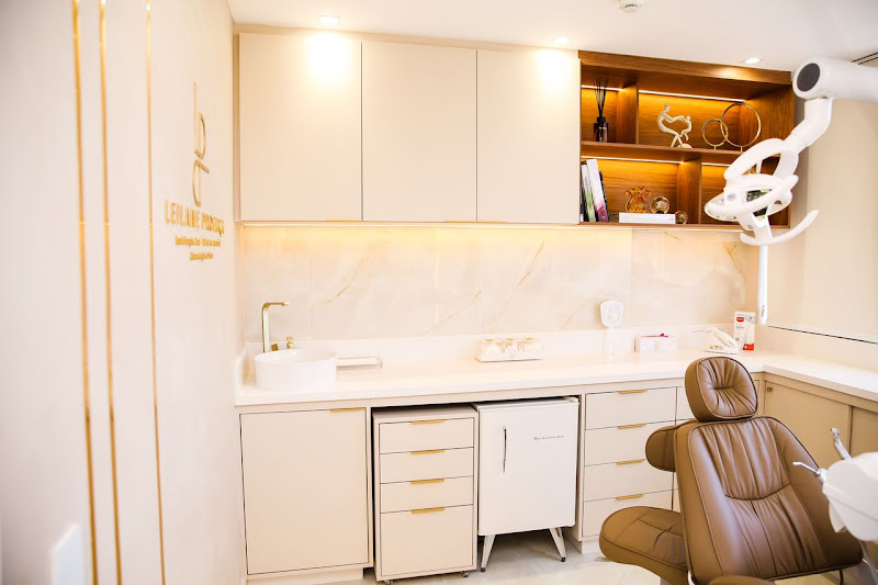 Foto 3 de Dra. Leilane Proença - Especialista em Reabilitação Oral, DTM, Dor Orofacial e Odontologia do Sono