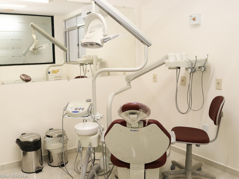 Foto 3 de Dra Letícia Abi Samara Dentista