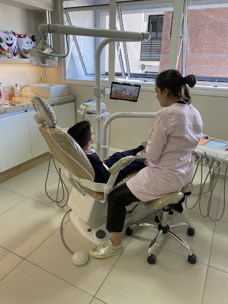 Foto 2 de Dra. Leticia de Almeida - Odontopediatria e Ortodontia