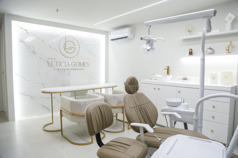 Foto 2 de Dra. Leticia Gomes | Dentista em Olinda