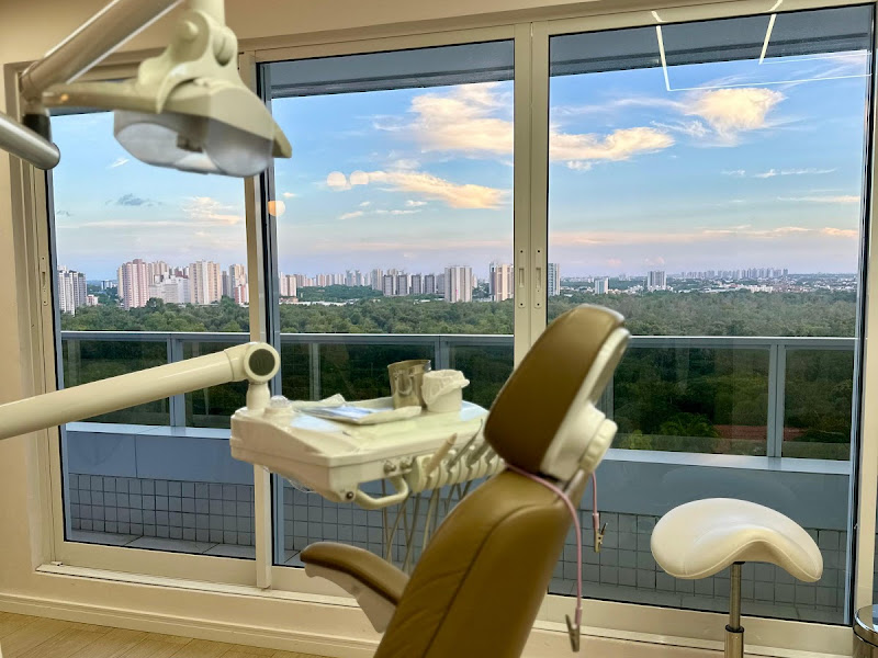 Foto de Dra. Leticia Morais - Implantes e Reabilitação Oral