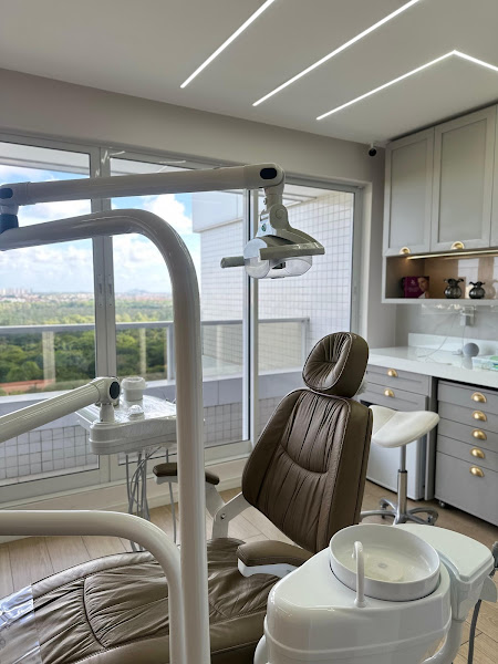 Foto 4 de Dra. Leticia Morais - Implantes e Reabilitação Oral