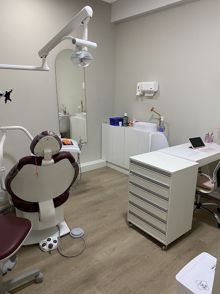 Foto 2 de Dra. Leticia Sampaio Avelino - Odontologia integrada