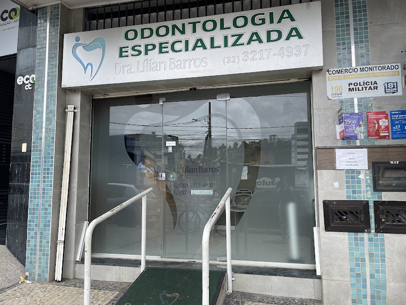 Foto 2 de Dra. Lílian Barros de Carvalho Especialista em prótese