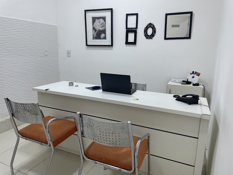 Foto 3 de Dra. Lílian Barros de Carvalho Especialista em prótese