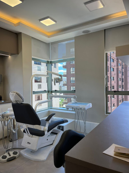 Foto 2 de Dra. Lilian Dias | Odontologia Estética| Curitiba