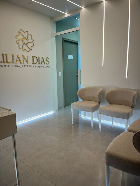 Foto 3 de Dra. Lilian Dias | Odontologia Estética| Curitiba