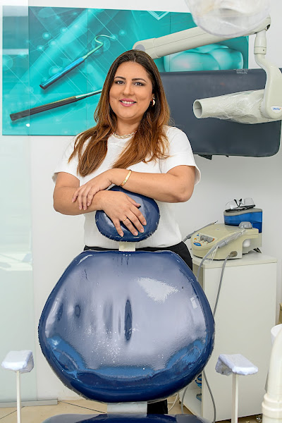 Foto 2 de Dra. Lis Midlej - Odontologia Especializada/ Tratamento de Canal