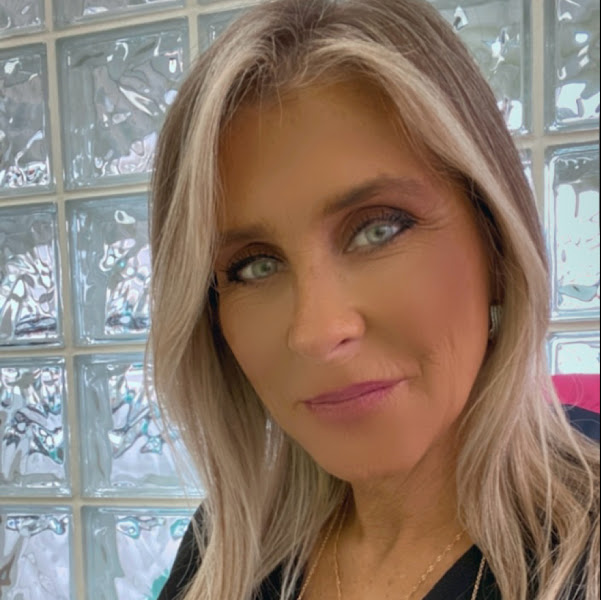 Foto 2 de Dra Lise Becker / Harmonização orofacial/Odontopediatra