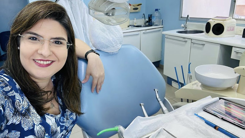 Foto 2 de Dra Livia - Dentista Penha RJ