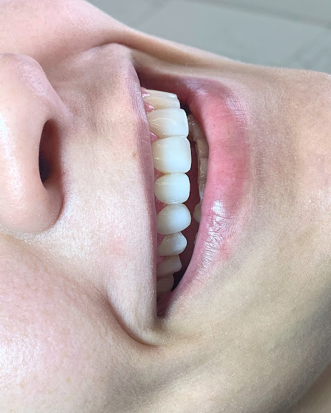 Foto 3 de Dra. Lívia Girão