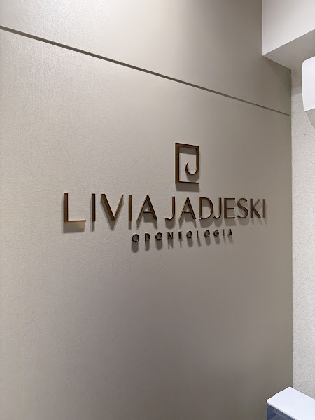 Foto 2 de Dra. Lívia Jadjeski - Odontologia