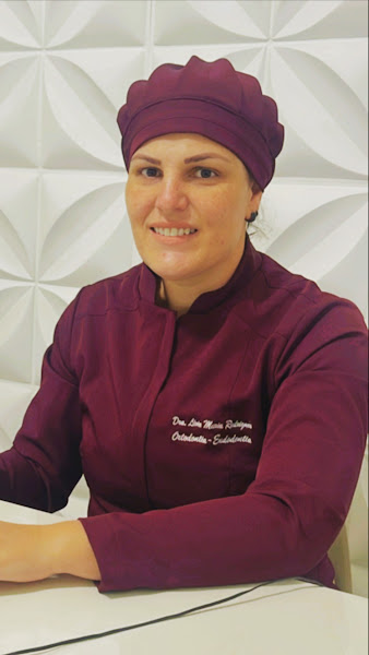 Foto 2 de Dra Lívia Maria Rodrigues Ortodontia Endodontia Dentistica Estética