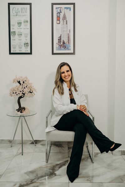 Foto de Dra Lívia Sergi Rodrigues