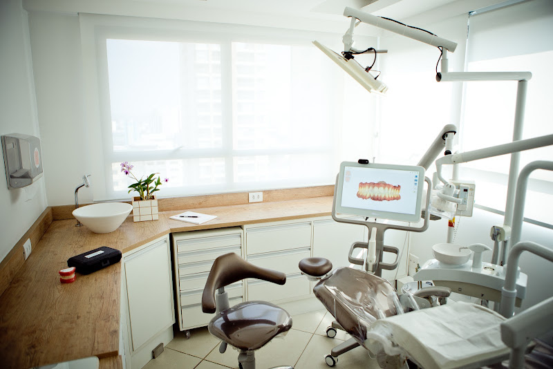 Foto 2 de Dra. Lívia Soumaili Odontologia