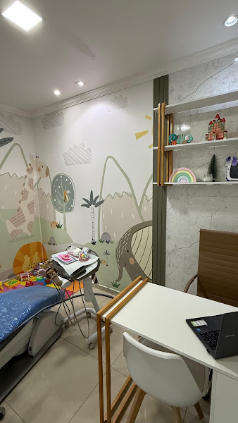 Foto 2 de Dra Liviany Lins - dentista de crianças em Manaus