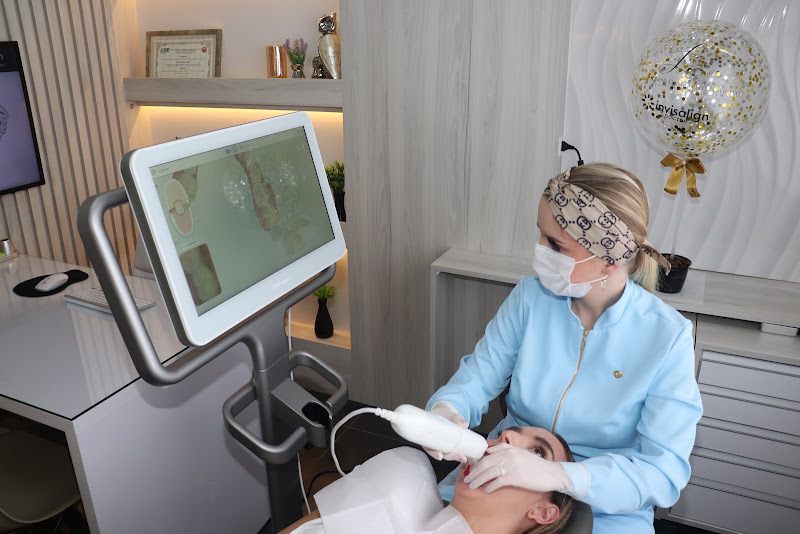 Foto 2 de Dra Lorena Domareski Martinelli Invisalign Doctor