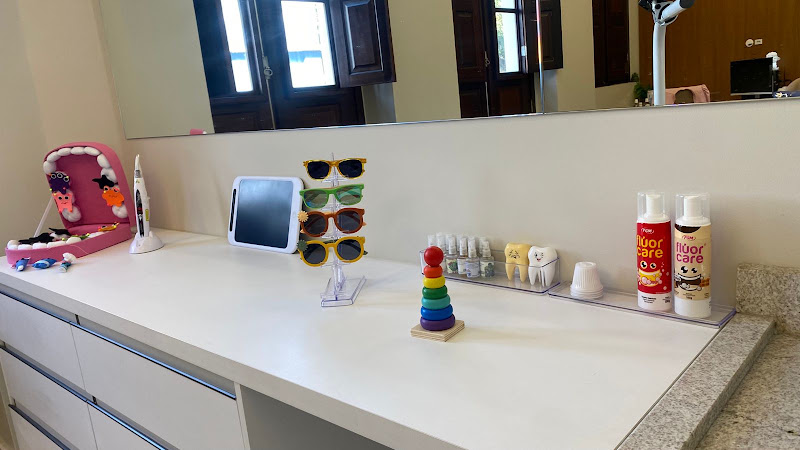 Foto 2 de Dra. Lorena Soares - Odontopediatria em Paranaguá - Dentista de Criança - Habilitação em Óxido Nitroso