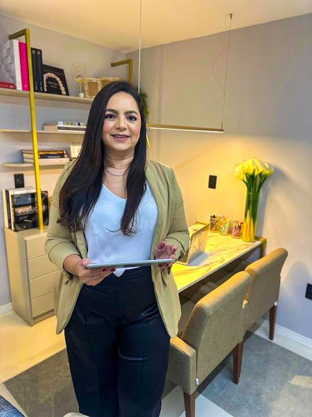 Foto 2 de Dra. Luana | Clínica Odontológica | Implantes | Aparelho | Clareamento | Restauração | Facetas | Dentista em Natal - RN