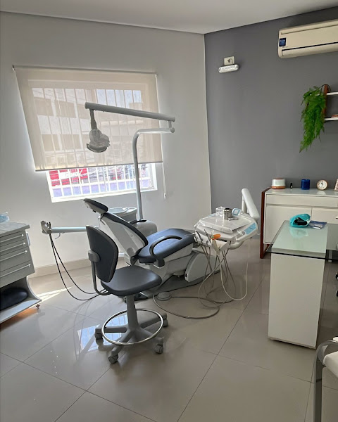 Foto 3 de Dra. Luana Correia – Cirurgiã-Dentista