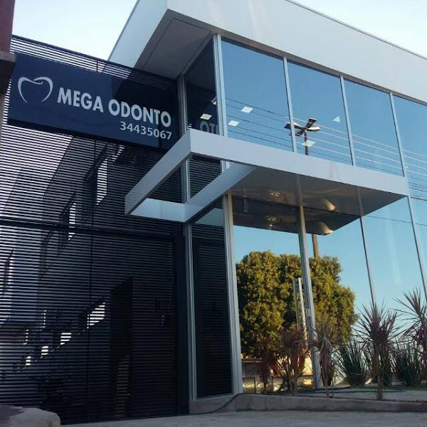 Foto 2 de DRA LUANA GALON IMPLANTES