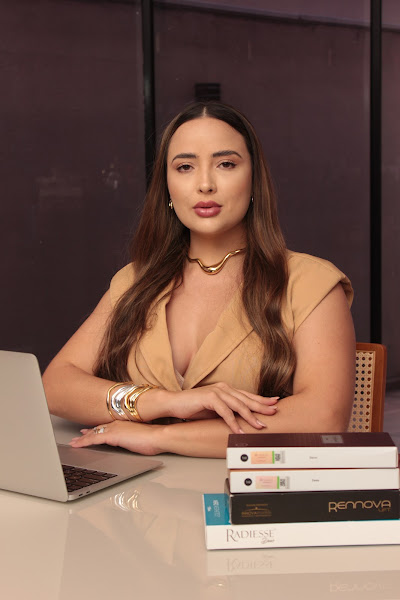 Foto 2 de Dra Luana Germano - Harmonização Facial e Corporal