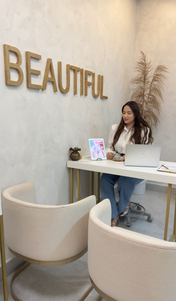 Foto 3 de Dra Luana Germano - Harmonização Facial e Corporal