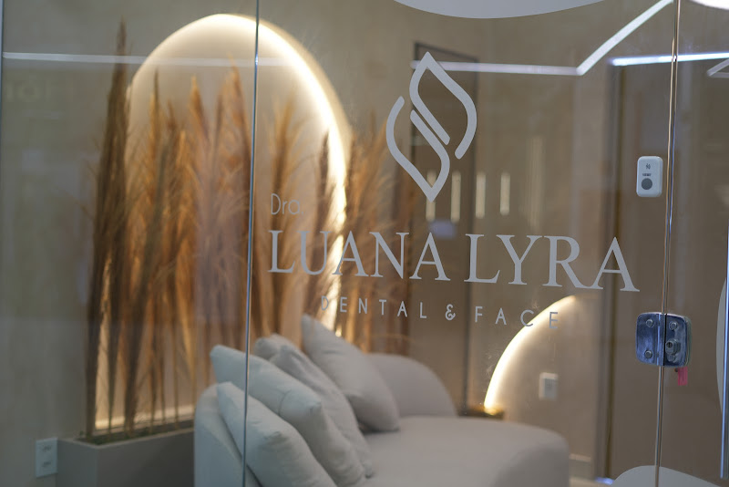 Foto 2 de Dra. Luana Lyra | Facetas de Resina