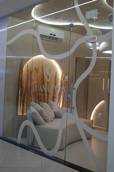 Foto 3 de Dra. Luana Lyra | Facetas de Resina