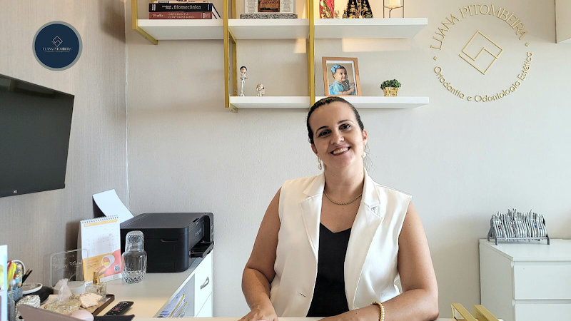 Foto 2 de Dra. Luana Pitombeira